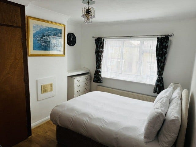 1 room for short rent - Hounslow TW5 Main Photo