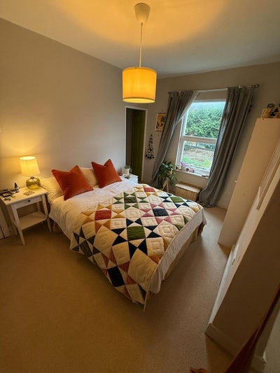 Double ensuite in spacious house & garden, Easton Main Photo