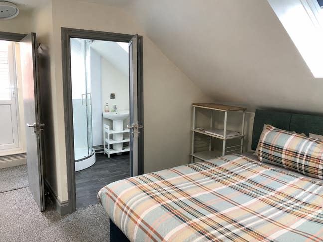 (NR2) -Large,beautiful Double room- Wkly clean Main Photo
