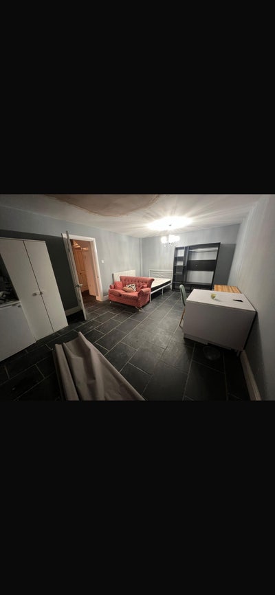 Beautiful Crazy Big, Cozy Rooms in LU3🏡 Main Photo
