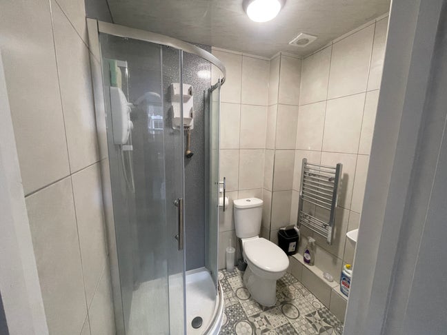 Ensuite Double Room E3 Bow Mile End for single occ Main Photo
