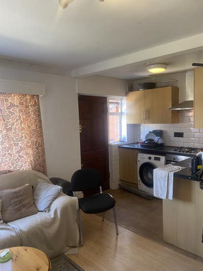 Buddy Up for Joint Tenancy Wanted Main Photo