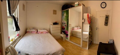 Double room in Catford available for 1 person  Main Photo