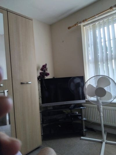 Room in Modern Semi Main Photo