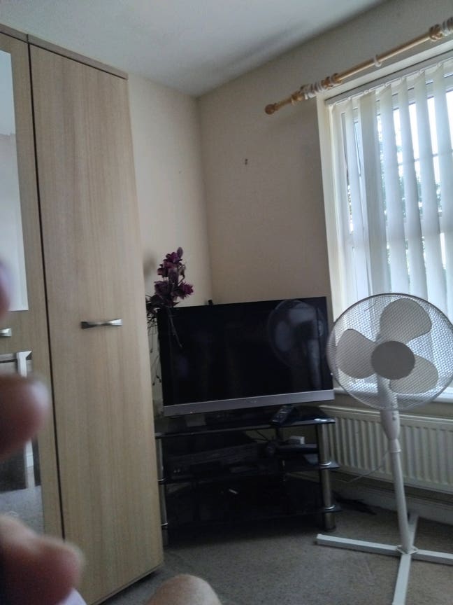 Room in Modern Semi Main Photo