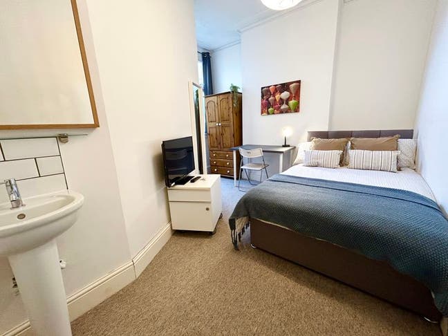 Doubles – Bills inc, No Deposit, Filton Rd BS7 Main Photo