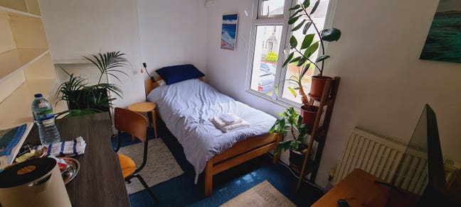 1 bed room available  Main Photo