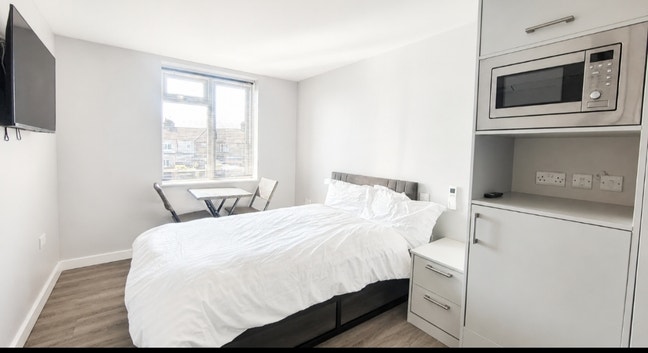 Ensuite Room Located in Swanscombe, DA10 0Ls! Main Photo