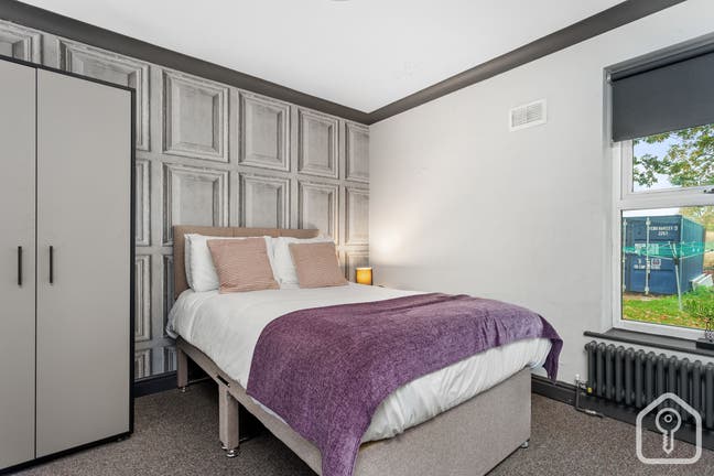 Selby rooms perfect for contractors- with parking Main Photo