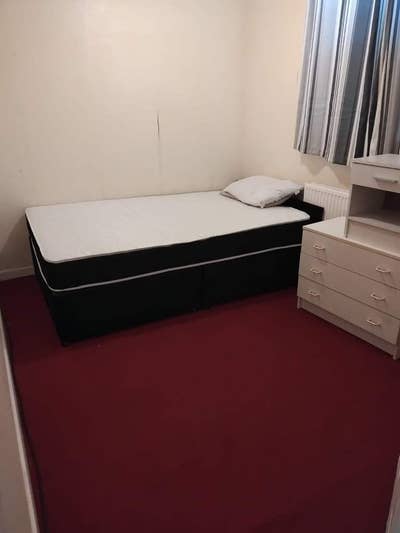 Furnished Double Room in Clean House – M24 5LY Main Photo