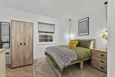 Studio Near Station + Bills Included Main Photo