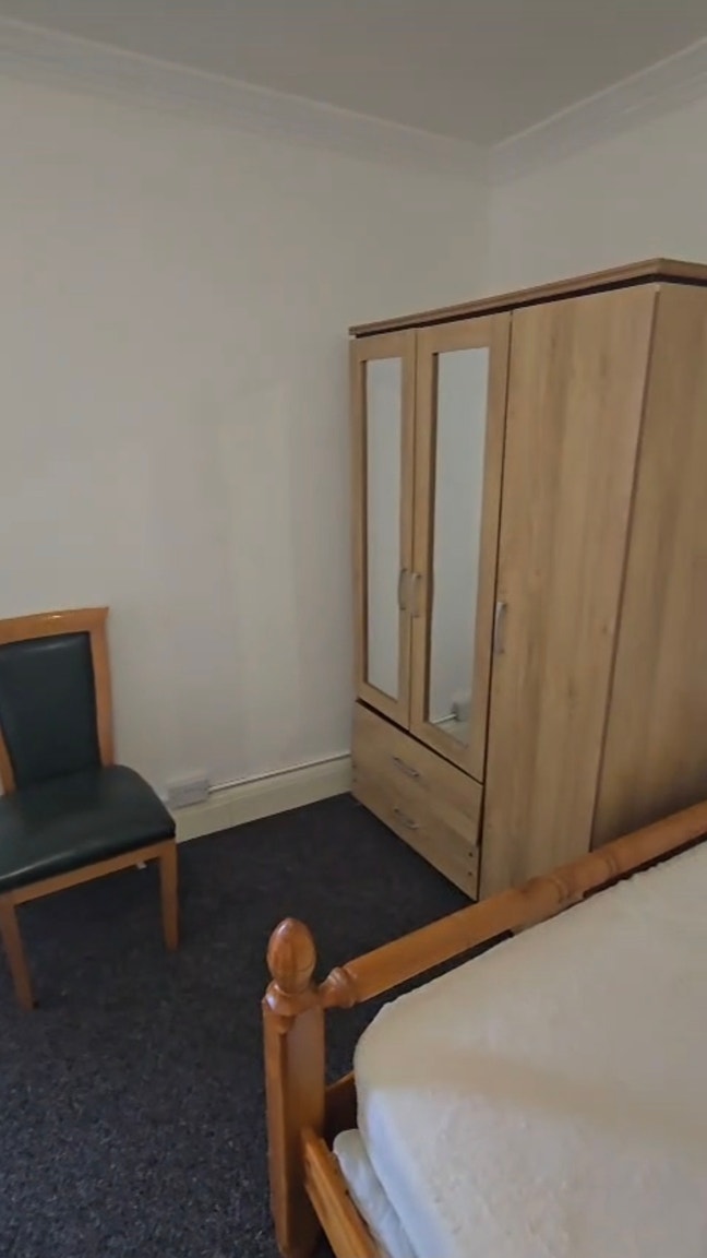 Large Double Rooms - Barnet - Available Now Main Photo