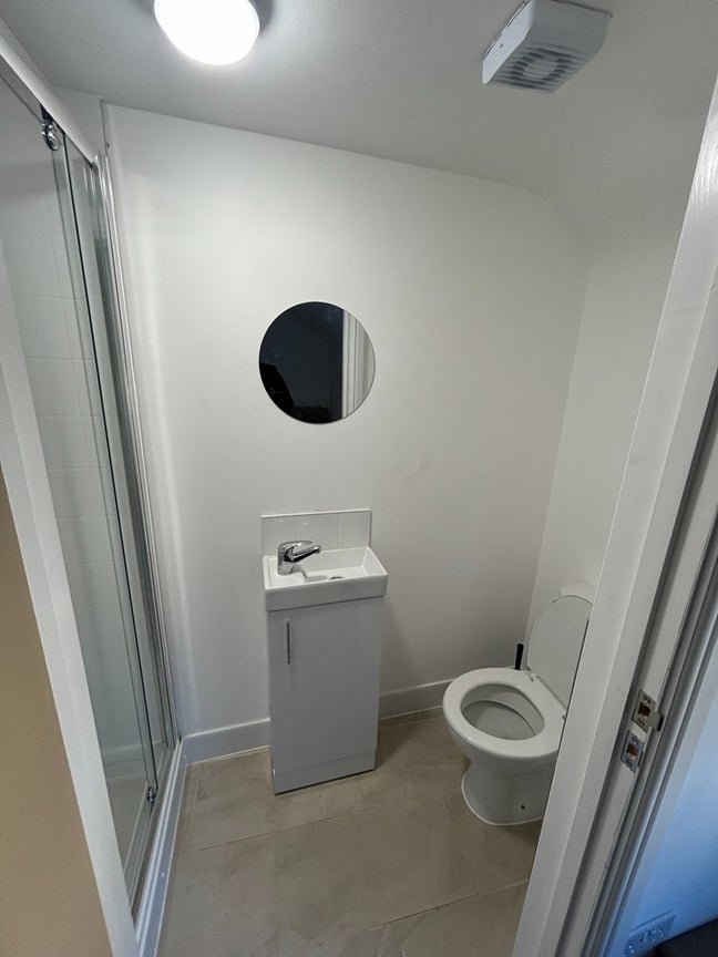 *All Inclusive Ensuite Rooms *One weeks free rent* Main Photo