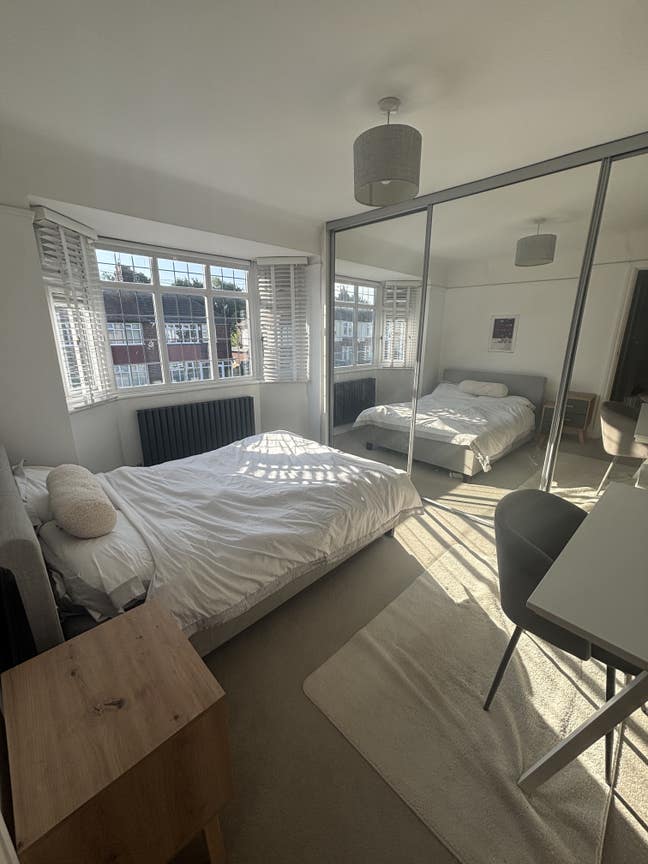 Large Double Room 20 minutes walk from Chester  Main Photo