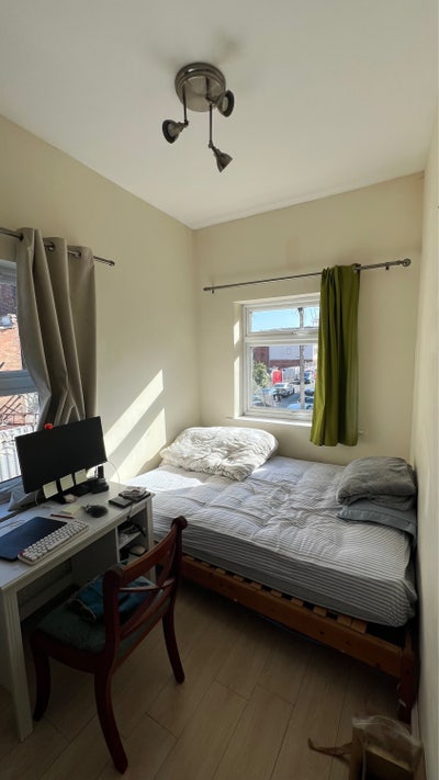 Looking for vegetarian flatmate, near city center Main Photo