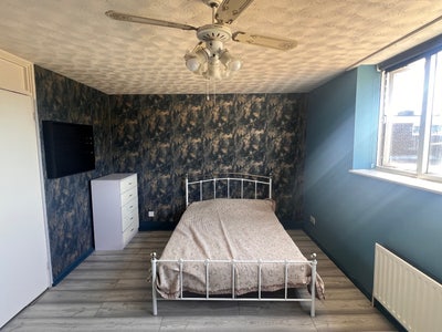 Large double room available now Main Photo
