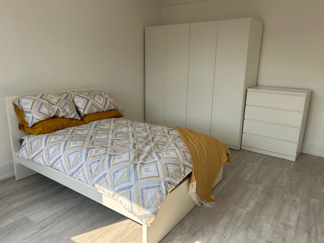 Large double room in a female house share   Main Photo
