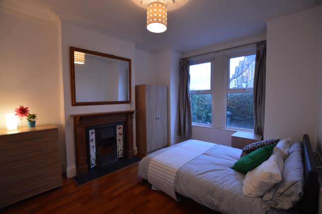 Huge Refurbed GF Double Rm!!  Main Photo