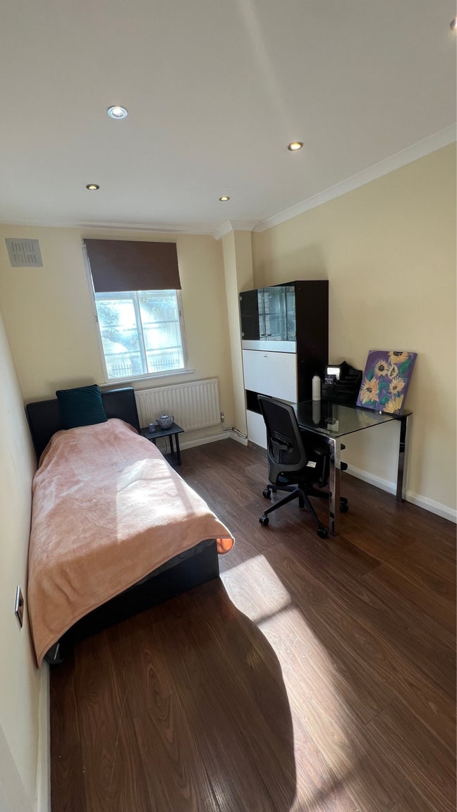 Single Room in Paddington  Main Photo