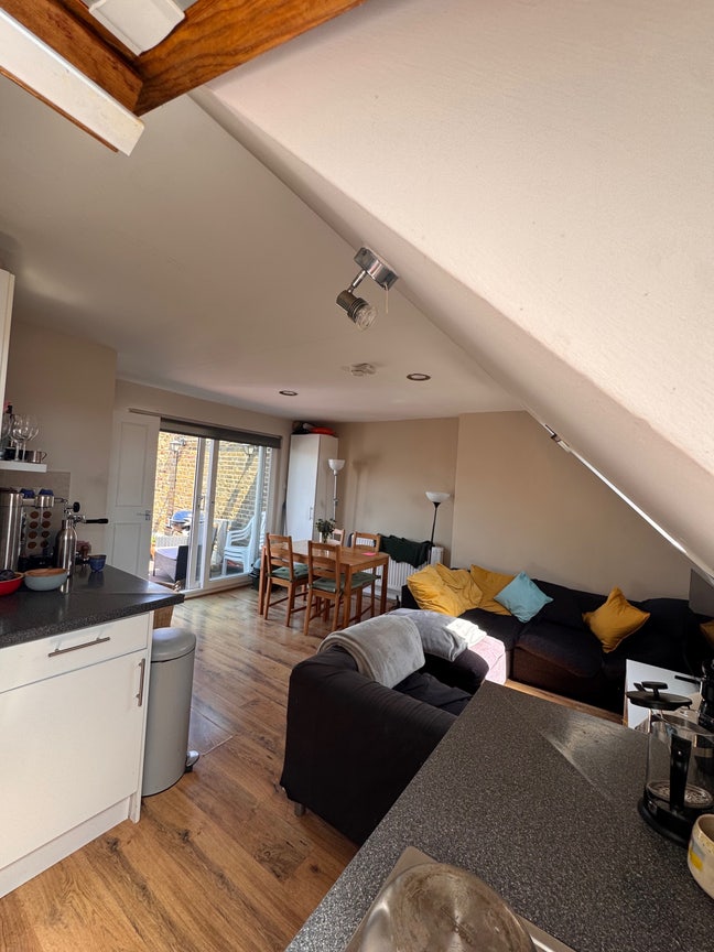 Lovely Double room and ensuite. ☀️ roof terrace ☀️ Main Photo