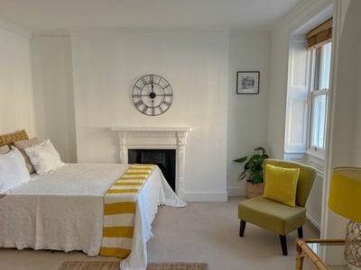 Beautiful  large King size room Main Photo