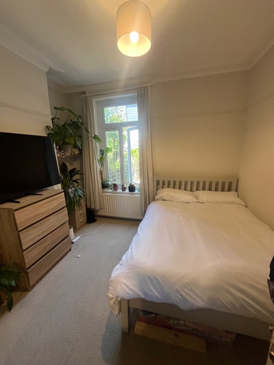 2 Large double room to fill in spacious house Main Photo
