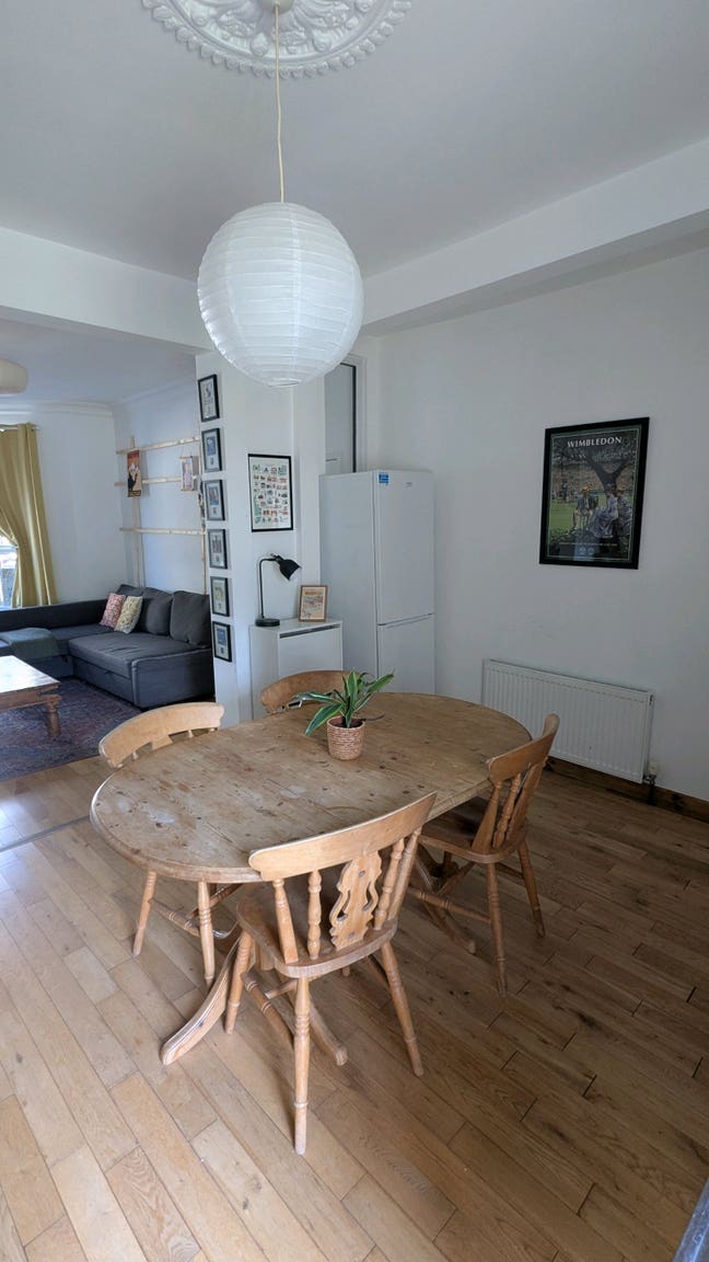 Bright, stylish Wimbledon short term flat  Main Photo