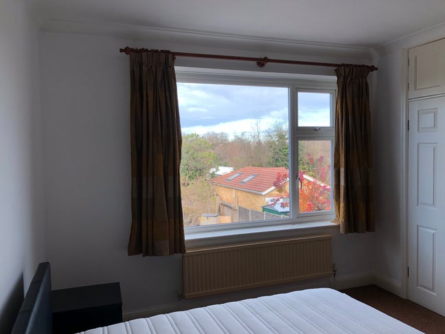 Spacious doublHanger Lane / 8 mins to central line Main Photo