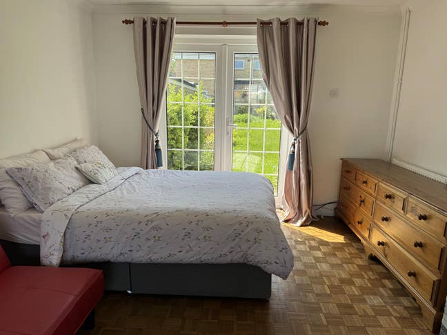 2 Large Rooms, Close to Station and Hospital Main Photo