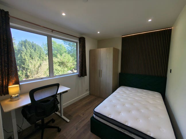 PhD/PG Only - Ensuite Double Rooms- 10 Mins To Uni Main Photo