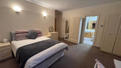 🌃 3 Rooms| Ensuite + Double| Prime E14 - Bills In Main Photo