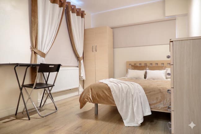 East London – E14 🏠 EnSuite / Canary Wharf Zone 2 Main Photo