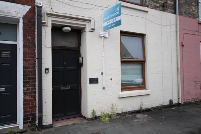 Room Available, well located in the town centre Main Photo