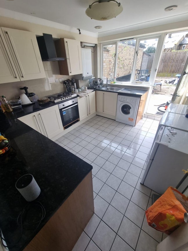 Double Room Available In Central Cambridge Main Photo