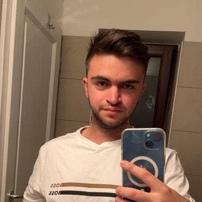 Professional Male seeks a single or double room Main Photo