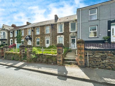 3bedroom House to rent SA4 Main Photo