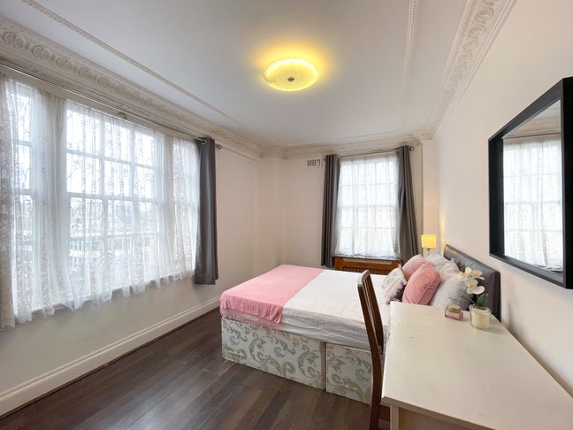 Cute Double room just near Hyde Park Main Photo