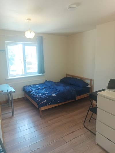 Master room with Shower and fridge in SN2 Main Photo
