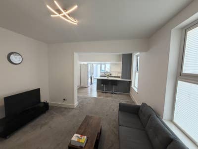 Spacious Double Room – Quiet Home Main Photo
