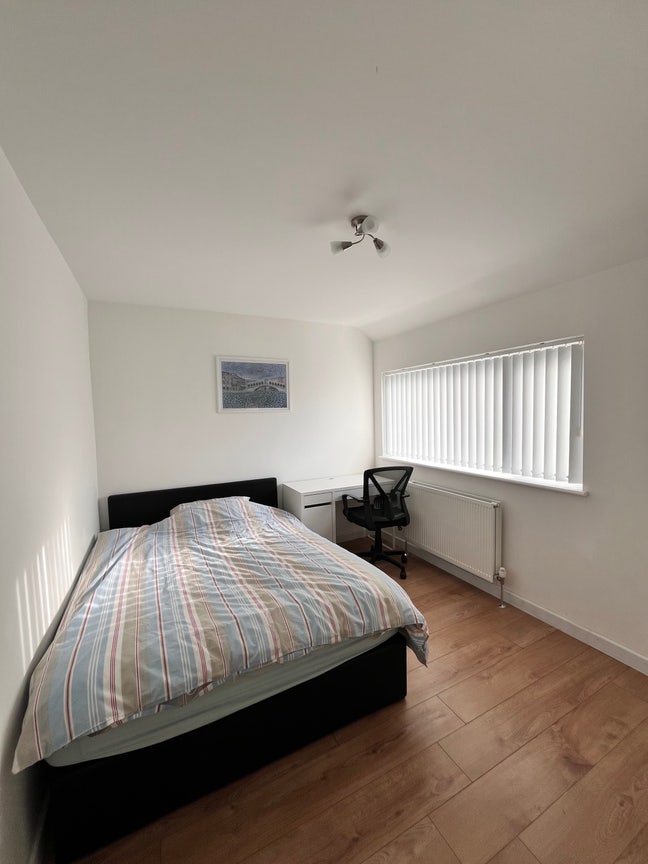Large double room  Main Photo