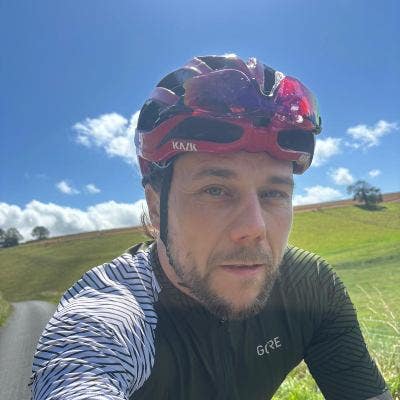 I am a professional male aged 42. I am lookin... Main Photo