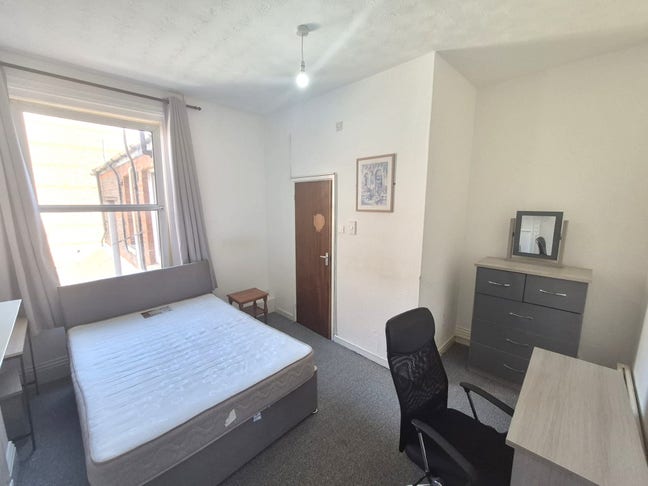 💥 Double Ensuite Room Available in Southsea 💥 Main Photo