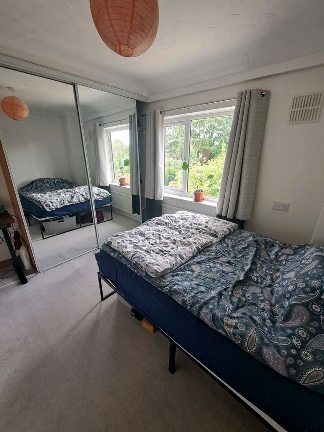 Room in friendly shared house Main Photo