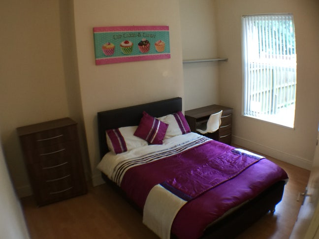 Spacious Double Room B23 Bills Inclusive Main Photo