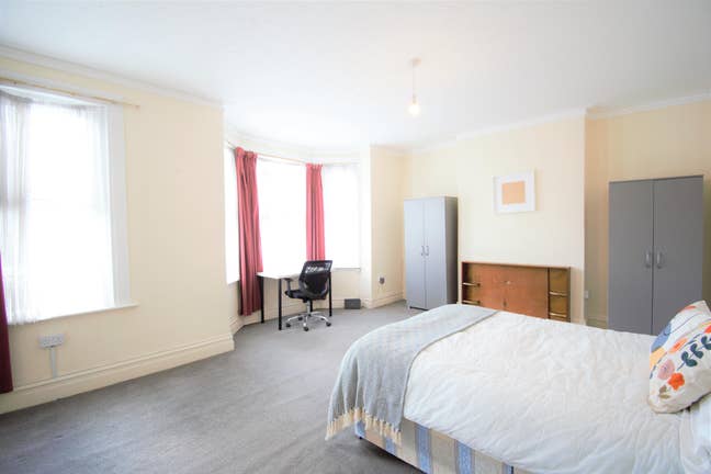 Double / 1st week FREE  OFFER / Jubilee line ! Main Photo