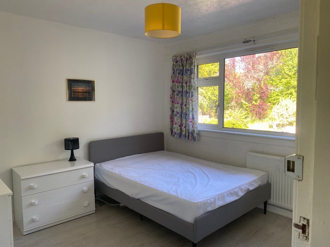 Double room to rent in Balloch Main Photo