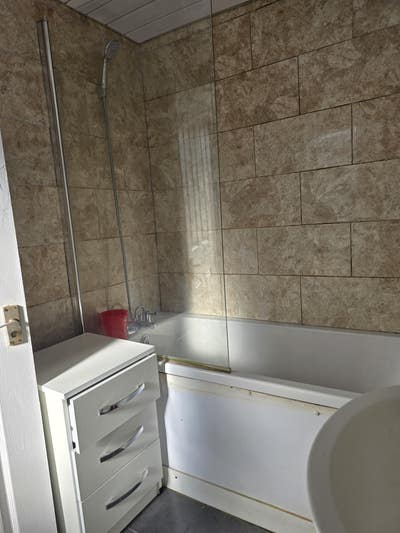 🏡 Spacious Rooms to Rent in E13 – All Bills Inclu Main Photo