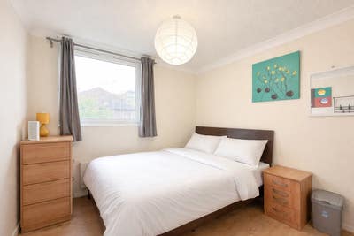 Bright Double Room in St John's Wood Main Photo