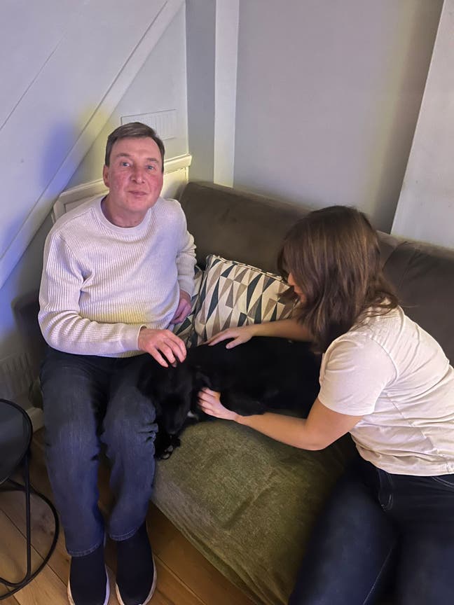 Normal guy seeks double room  Main Photo