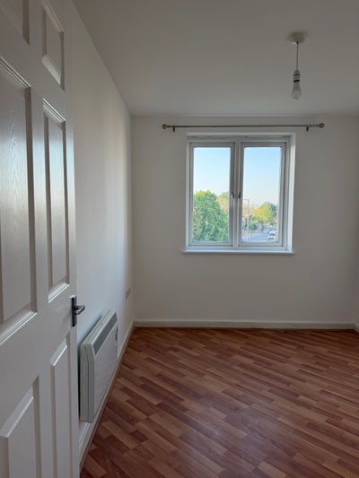 Bright & Clean Single room - 2 Min from Station Main Photo